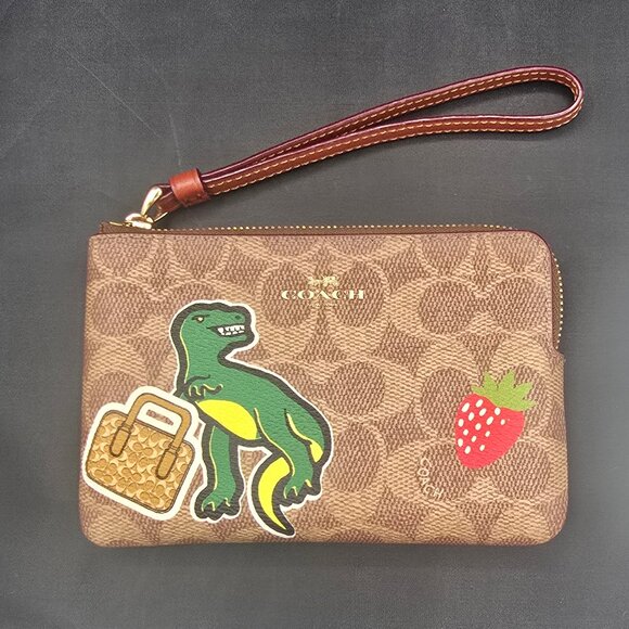 Coach Corner Zip Wristlet in Signature Canvas with Sticker Print CW856 Tan Multi - Picture 1 of 4